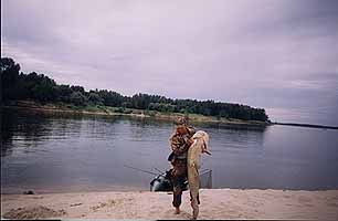 ahtub05-1.jpg (12994 bytes)