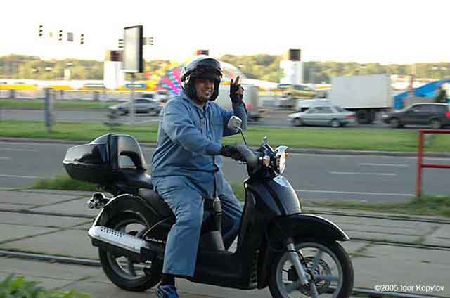 5-06-23 20'03 D7 8798